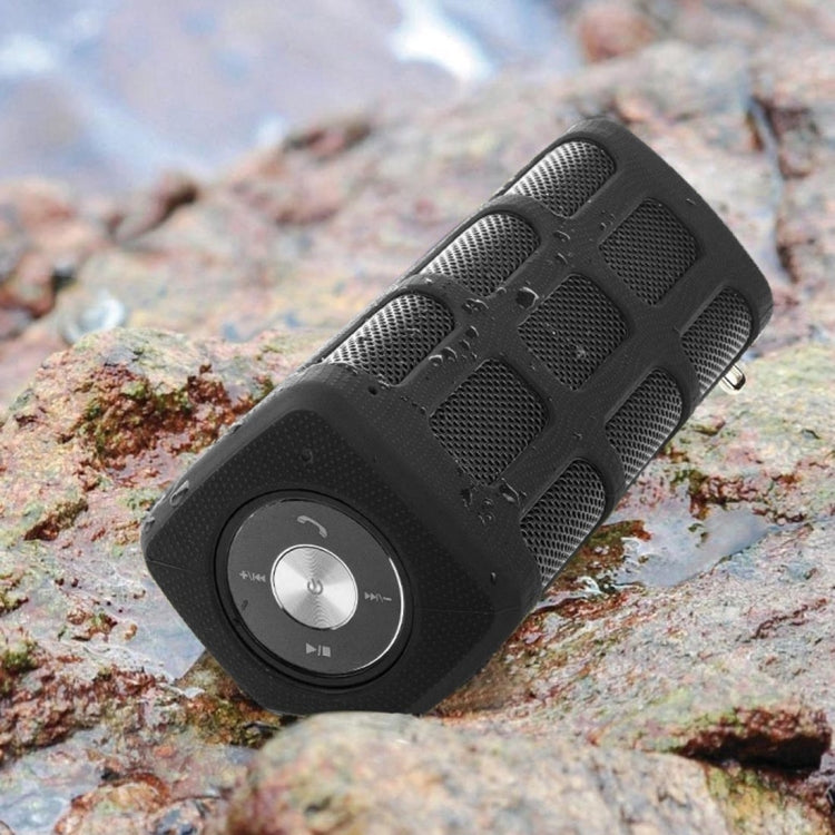 con microfono integrato e gancio per appenderlo, supporta chiamate in vivavoce e ingresso AUX, distanza Bluetooth: 10 m.