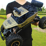 Auto telecomandata fuoristrada 4WD doppio motore 2,4 GHz