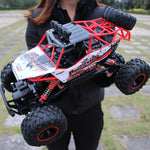 Veicolo telecomandato fuoristrada 4WD doppio motore 2,4 GHz