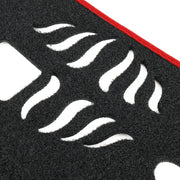 Tappetino scuro per cruscotto auto, pannello luminoso, pannello strumenti, protezione solare, tappetini per auto per Land Rover (si prega di notare il modello e l'anno), For Land Rover