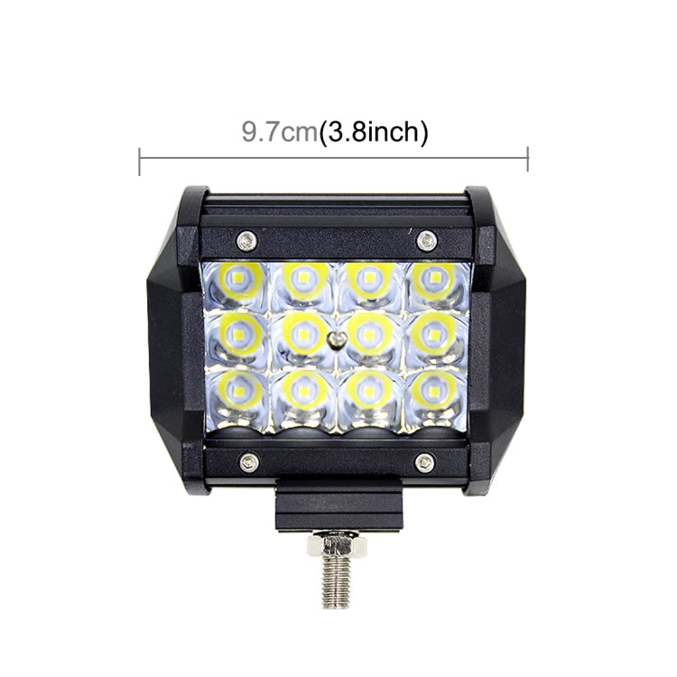 Barra luminosa a LED da 4 pollici a tre file Luci fuoristrada modificate Barra luminosa da tetto IP67 Impermeabile 9W Condensatore 6000K 5500LM Faretto a LED Faro da lavoro a LED per auto, DC 10-48V, Spot+36W