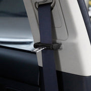 Custodia protettiva universale con fibbia per cintura di sicurezza per auto regolabile
