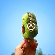 Simpatico portachiavi con avocado antropomorfo in peluche con gioielli di frutta, Plush Avocado Shape