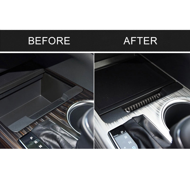 Adesivo decorativo con scanalatura per scatola portaoggetti in fibra di carbonio per auto per Toyota Camry di ottava generazione 2018-2019, guida a sinistra, Storage Box Groove