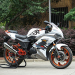 Adesivo decorativo auto testa di teschio stile motociclistico 34x