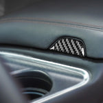 Adesivo decorativo con pulsante portaoggetti per bracciolo di controllo centrale per auto in fibra di carbonio per Dodge Challenger dal 2015 ad oggi, guida a sinistra, Central Control Armrest Storage Button
