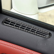 Adesivo decorativo per sbrinamento dell'aria della finestra in fibra di carbonio da 2 pezzi per Nissan GTR R35 2008-2020, guida a destra e a sinistra universale, Defogging of Window Air Outlet
