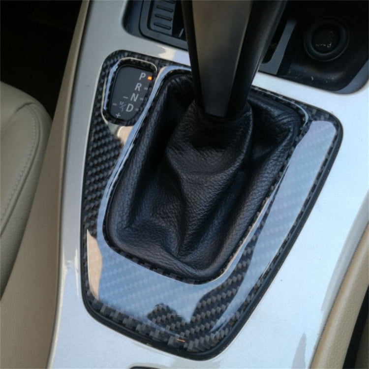 Adesivo decorativo per pannello ingranaggi guida sinistra per auto in fibra di carbonio per BMW E90 / E92 2005-2012, adatto per guida a sinistra, Left Driving Gear Panel