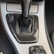 Adesivo decorativo per pannello ingranaggi guida sinistra per auto in fibra di carbonio per BMW E90 / E92 2005-2012, adatto per guida a sinistra, Left Driving Gear Panel