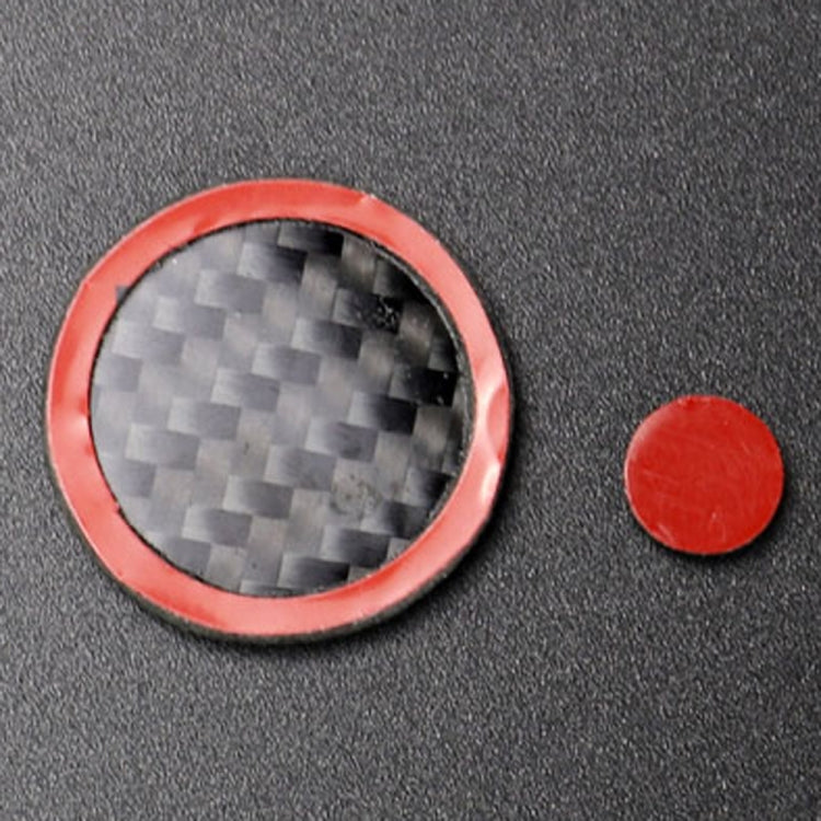 Un set di adesivi decorativi per manopola multimediale di controllo centrale in fibra di carbonio per auto per Mazda 3/6 / CX-9 / CX-5, guida a destra e a sinistra universale, Central Control Multimedia Knob