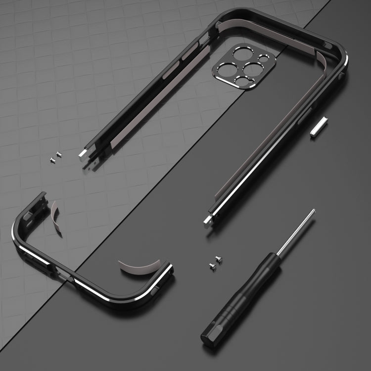 Custodia protettiva con montatura in metallo per iPhone 12 Pro