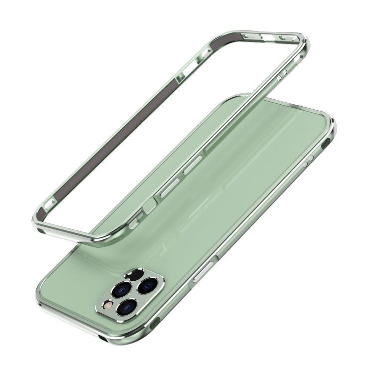 Custodia protettiva con montatura in metallo per iPhone 12 Pro