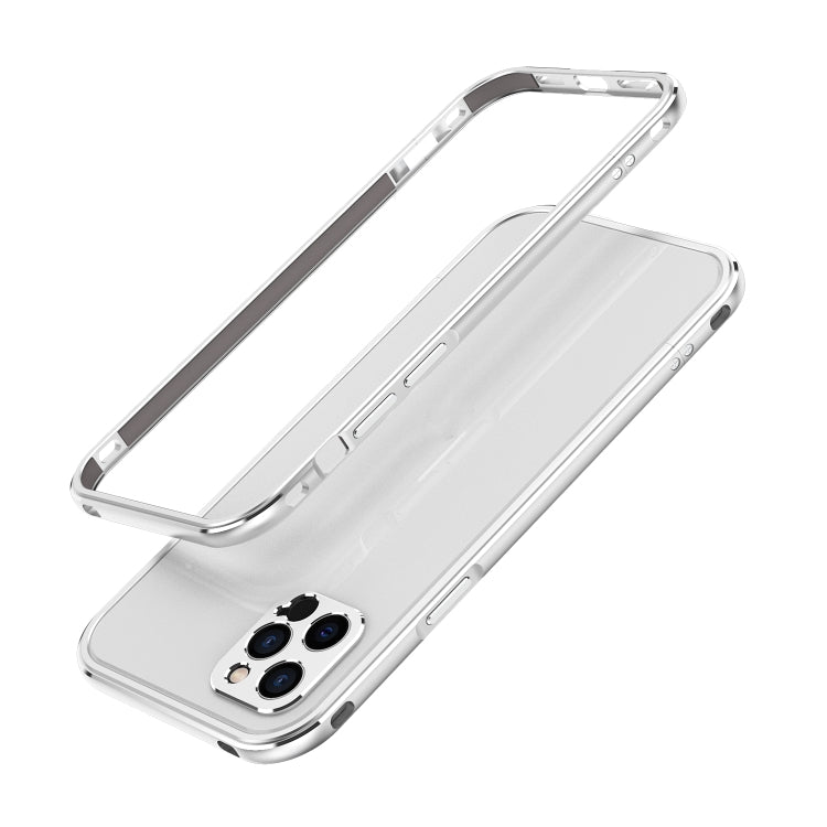 Custodia protettiva con montatura in metallo per iPhone 12 Pro