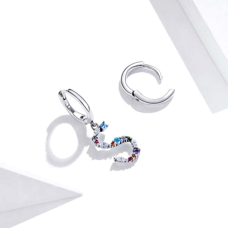 Orecchini da donna asimmetrici con lettere in zirconi colorati in argento sterling S925, Letters S