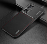 Custodia protettiva in metallo satinato e pelle per iPhone 11
