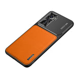 Custodia protettiva in metallo satinato e pelle per iPhone 11