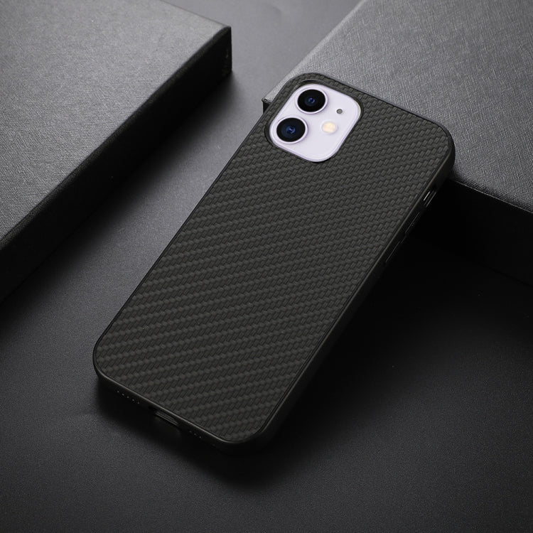 Custodia protettiva in fibra di carbonio per iPhone 11