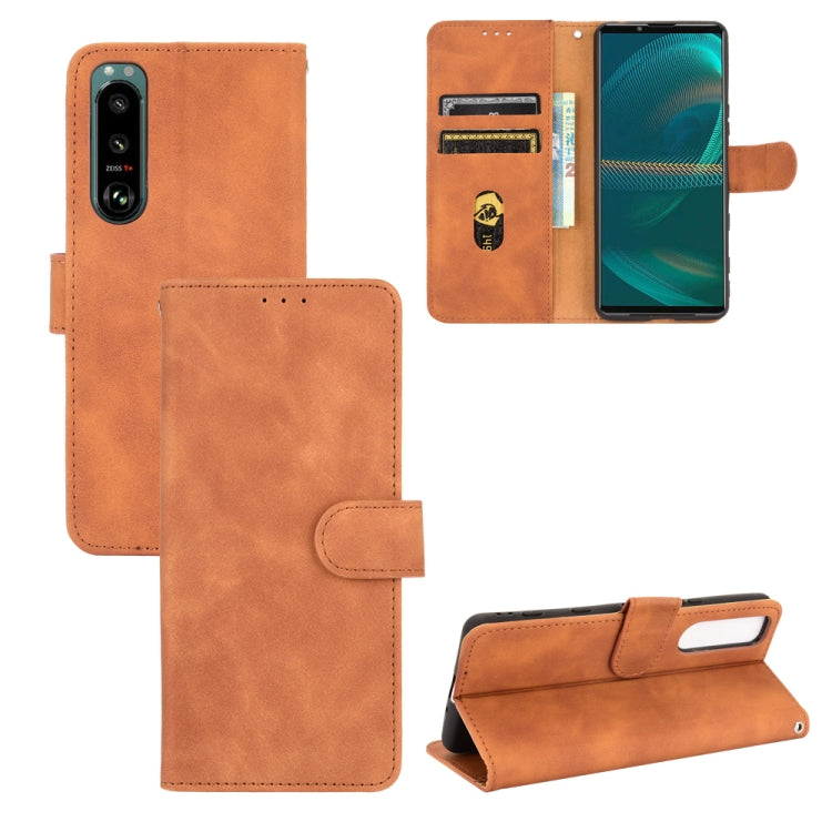 Tinta unita Skin Feel Fibbia magnetica Flip orizzontale Custodia in pelle PU con struttura in vitello con supporto e slot per schede e portafoglio, For Fujitsu Be4 Plus F-41B, For Nokia X10, For Sony Xperia 5 III