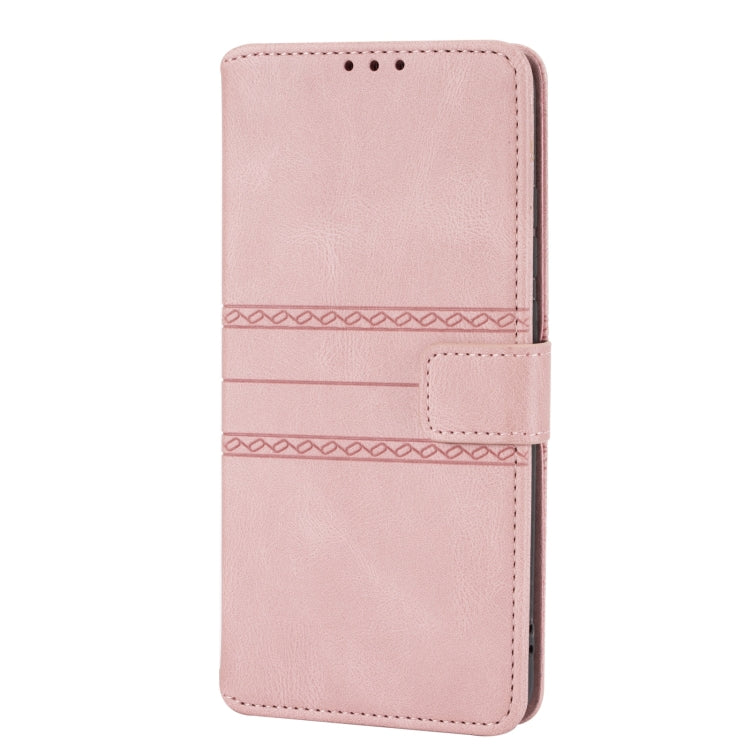 Custodia in pelle flip orizzontale PU + TPU con fibbia magnetica a righe in rilievo, For Samsung Galaxy A02s 166mm