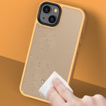 Custodia antiurto satinata traslucida per iPhone 13