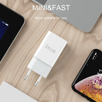 IVON AD-33 Caricatore da viaggio USB 2,1A con cavi Micro USB
