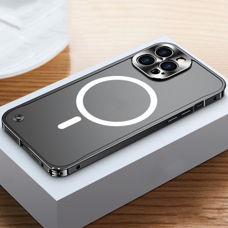 Custodia magnetica smerigliata per iPhone 13 mini