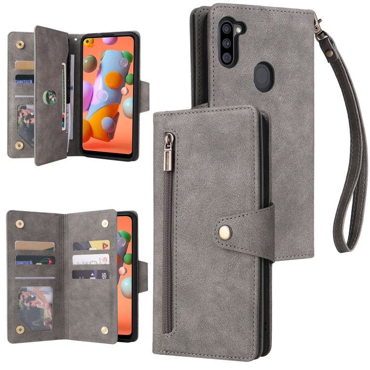 Rivetto Fibbia 9 carte Custodia per telefono in pelle a tre pieghe, For Samsung Galaxy A11 EU Version, For Samsung Galaxy A12 5G, For Samsung Galaxy A13 5G, For Samsung Galaxy A20