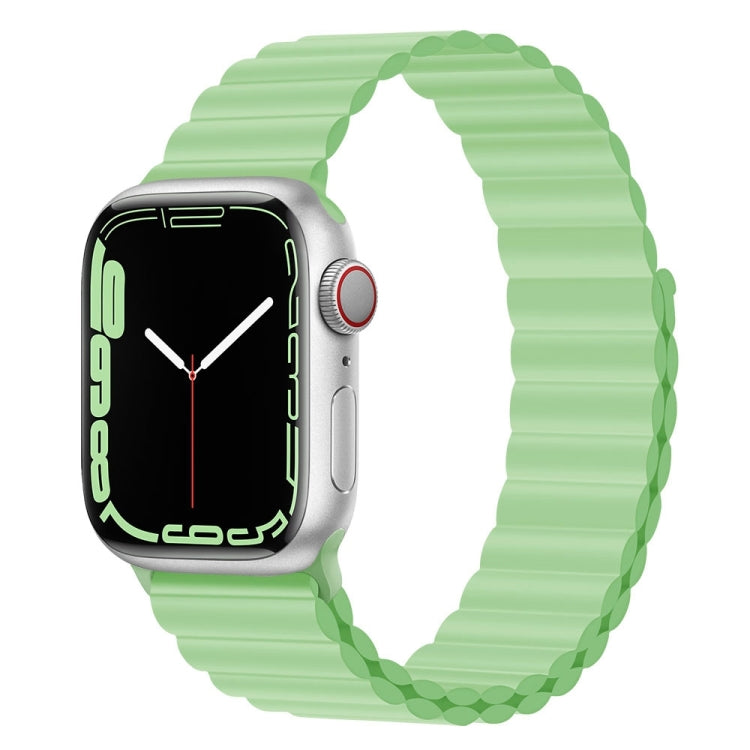 Cinturino in silicone con magnete per Apple Watch Series, 7 41mm / 6&SE&5&4 40mm / 3&2&1 38mm