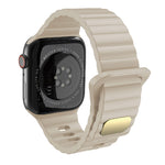 Silicone traspirante e delicato sulla pelle per Apple Watch, Ultra 49mm / Series 8&7 45mm / SE   2&6&SE&5&4 44mm / 3&2&1 42mm, Series 8&7 41mm / SE 2&6&SE&5&4 40mm /   3&2&1 38mm