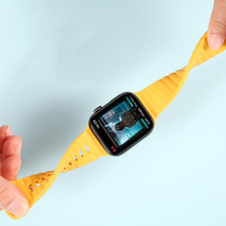 Silicone traspirante e delicato sulla pelle per Apple Watch, Ultra 49mm / Series 8&7 45mm / SE   2&6&SE&5&4 44mm / 3&2&1 42mm, Series 8&7 41mm / SE 2&6&SE&5&4 40mm /   3&2&1 38mm