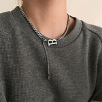 Collana da donna con alfabeto versatile in acciaio al titanio con catena intrecciata, XL2001, XL1951, XL1400, XL1437, XL2010, XL1505, XL1839, XL1864, XL1502, XL1570, XL1170, XL1459, XL1788, XL1780, XL1946, XL1089, XL1958, XL1983, XL1941, XL1944, XL1090...