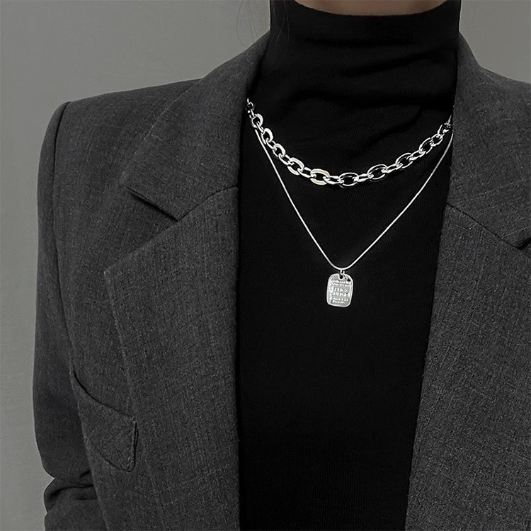 Collana da donna con alfabeto versatile in acciaio al titanio con catena intrecciata, XL2001, XL1951, XL1400, XL1437, XL2010, XL1505, XL1839, XL1864, XL1502, XL1570, XL1170, XL1459, XL1788, XL1780, XL1946, XL1089, XL1958, XL1983, XL1941, XL1944, XL1090...