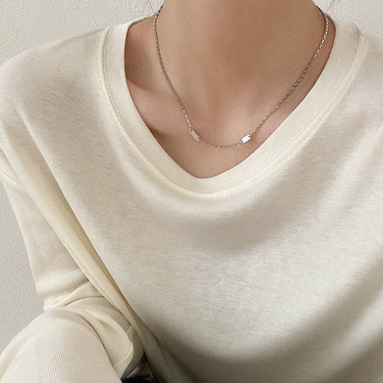 Collana da donna con alfabeto versatile in acciaio al titanio con catena intrecciata, XL2001, XL1951, XL1400, XL1437, XL2010, XL1505, XL1839, XL1864, XL1502, XL1570, XL1170, XL1459, XL1788, XL1780, XL1946, XL1089, XL1958, XL1983, XL1941, XL1944, XL1090...