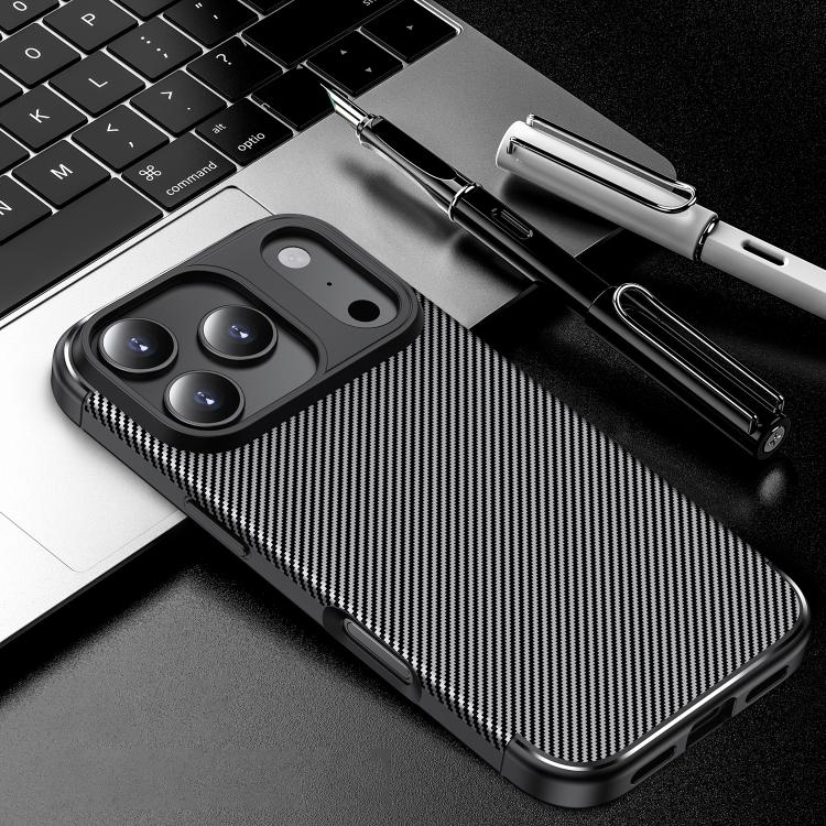Custodia TPU con fibra di carbonio per iPhone 15 e 16
