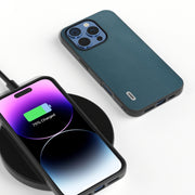 Custodia in vera pelle per iPhone 16 e 15