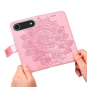 Custodia in pelle goffrata per iPhone 15 e 16