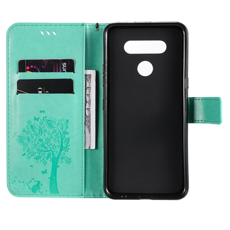 Custodia in pelle a ribalta orizzontale con motivo in rilievo albero e gatto con supporto e fessure per carte, portafoglio e cordino, For LG K51, For LG K61