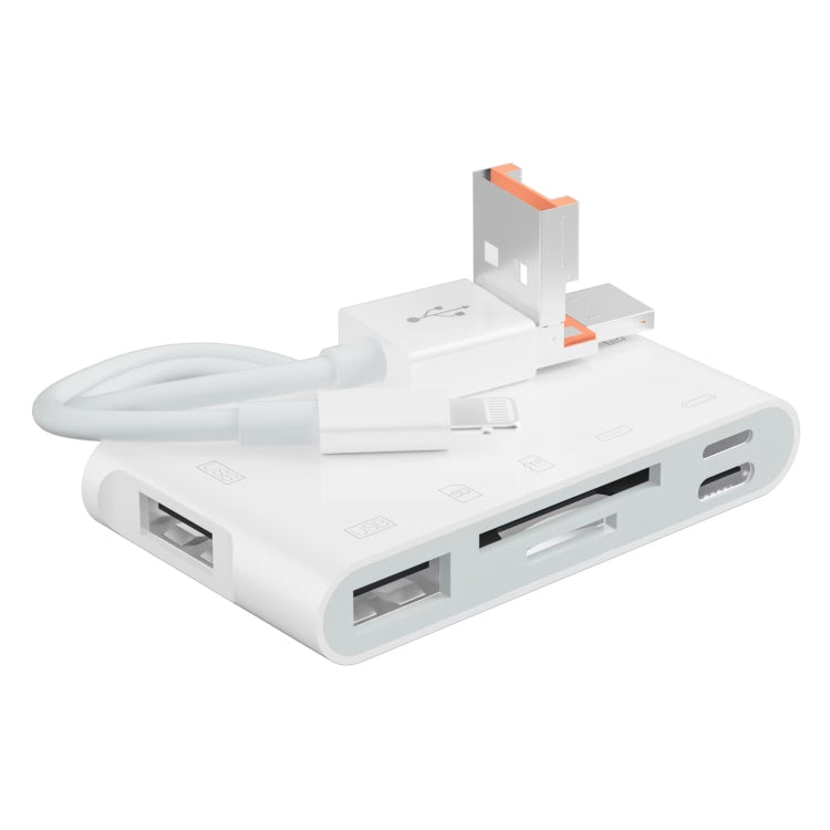 Adattatore USB-C 8 pin multifunzione con 3 USB e slot SD