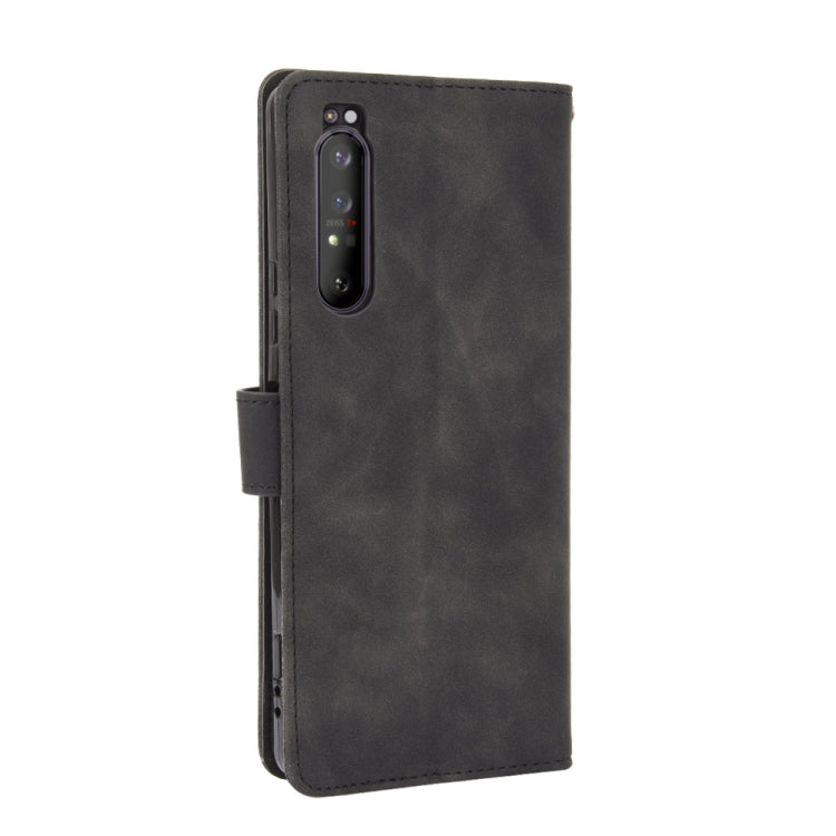 Tinta unita Skin Feel Fibbia magnetica Flip orizzontale Custodia in pelle PU con struttura in vitello con supporto e slot per schede e portafoglio, For Sony Xperia 1 II, For Sony Xperia 1, For Sony Xperia 5, For Sony Xperia 8