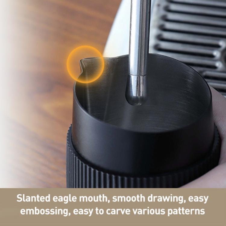Tazza da latte art in acciaio inox da 420 ml con bocca obliqua, cilindro per schiumare il latte e caffè antiscottatura con scala graduata.