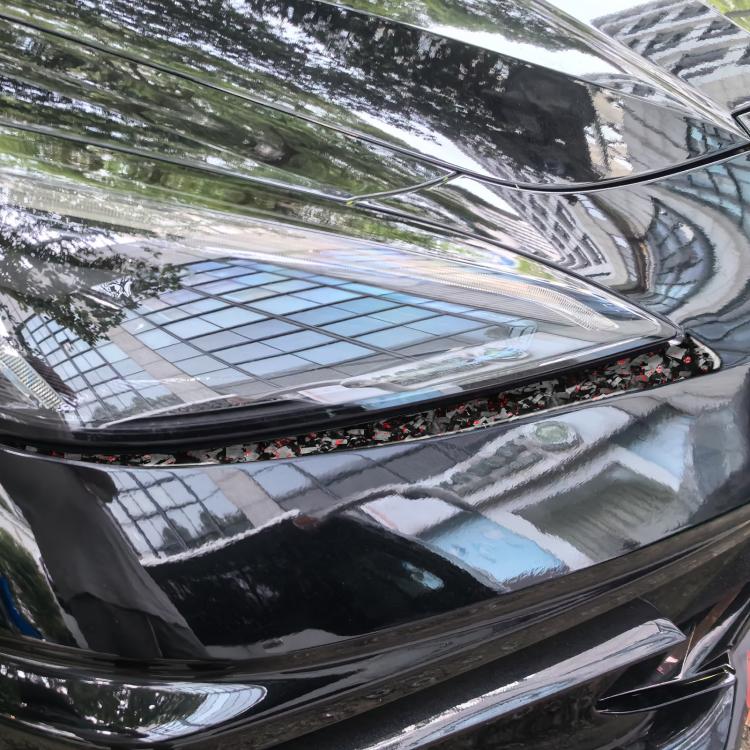 Set di 2 adesivi decorativi in fibra di carbonio con lamina dorata forgiata, da posizionare sotto i fari anteriori dell'auto, per Chevrolet Corvette C8 2020-, lato guidatore sinistro e destro., Front Light Below