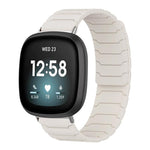 Cinturino per orologio magnetico in silicone xDfind, For Fitbit Versa 4 / 3 / Sense 2 / Sense