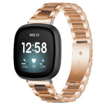 Cinturino per orologio xDfind con tre perline in metallo e resina, For Fitbit Versa 4 / 3 / Sense 2 / Sense