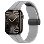 Cinturino per orologio in silicone nero con fibbia pieghevole e scanalatura piatta xDfind, For Apple Watch 42 / 44 / 45 / 46 / 49mm, For Apple Watch 38 / 40 / 41 / S10 42mm
