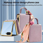 Specchietto per il trucco con motivo litchi e custodia per telefono in PU con foulard di seta, For Galaxy Z Flip8 5G, For Samsung Galaxy Z Flip7
