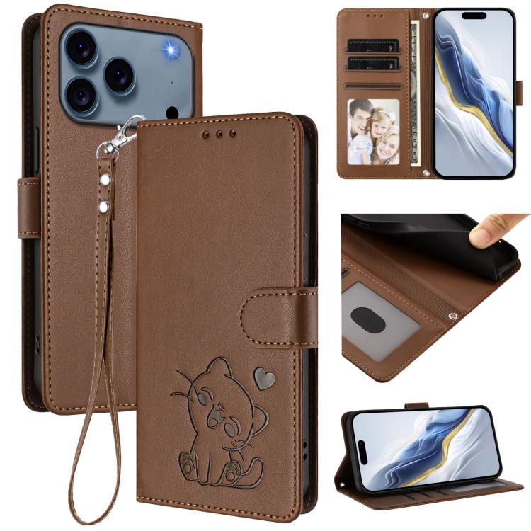 Custodia per telefono in pelle con ciondolo a forma di gatto e cuore in rilievo, completa di cinturino da polso., For iPhone 17 Pro, For iPhone 17