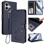Custodia per telefono in pelle con ciondolo a forma di gatto e cuore in rilievo, completa di cinturino da polso., For iPhone 17 Pro, For iPhone 17