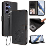 Custodia per telefono in pelle con ciondolo a forma di gatto e cuore in rilievo, completa di cinturino da polso., For Samsung Galaxy S25 / S24 5G, For Samsung Galaxy S25+ / S24+ 5G