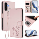 Custodia per telefono in pelle con ciondolo a forma di gatto e cuore in rilievo, completa di cinturino da polso., For Samsung Galaxy A56 / A36 5G, For Samsung Galaxy A05 / M05 4G