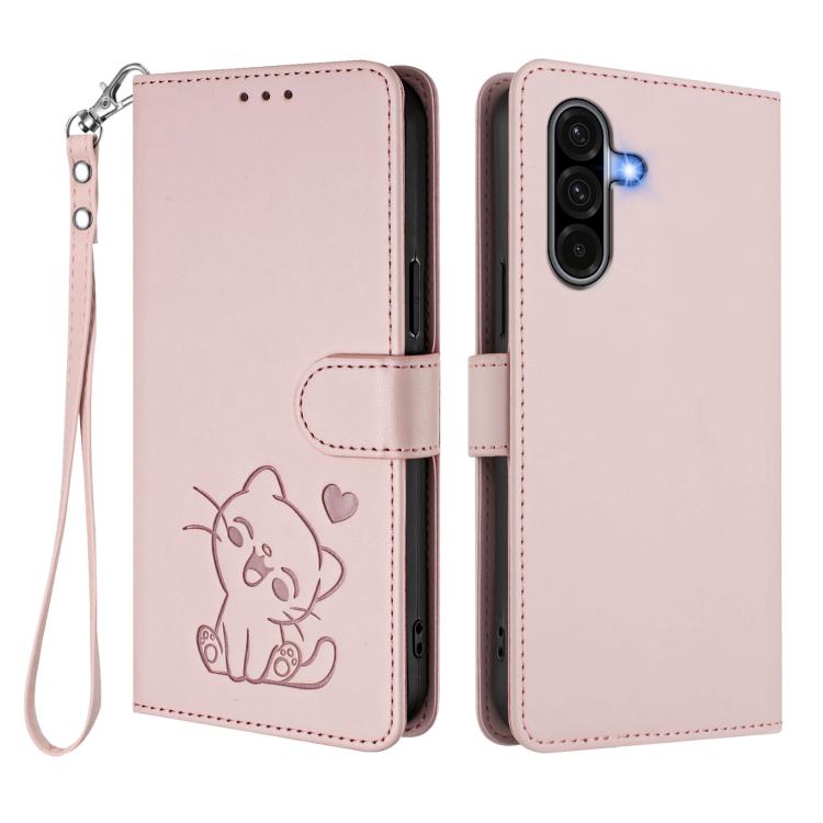 Custodia per telefono in pelle con ciondolo a forma di gatto e cuore in rilievo, completa di cinturino da polso., For Samsung Galaxy A56 / A36 5G, For Samsung Galaxy A05 / M05 4G